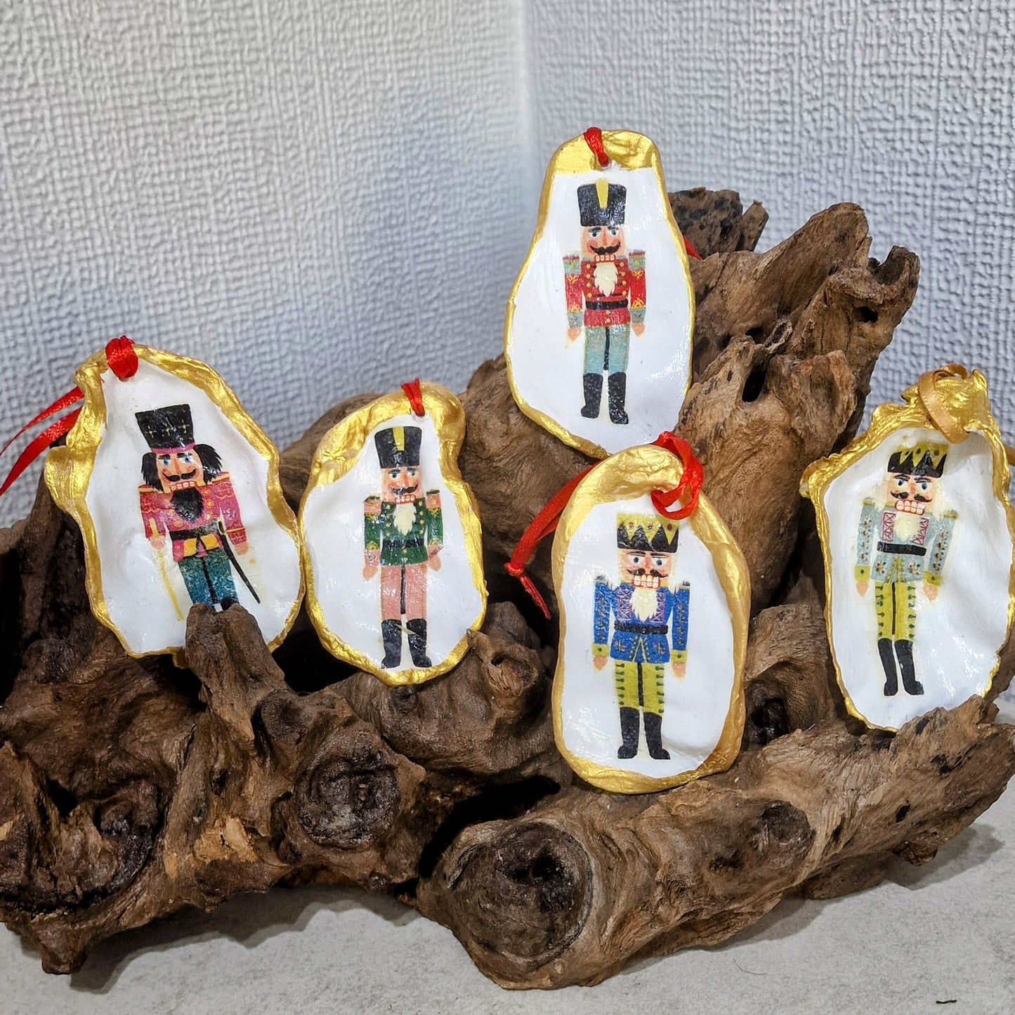 Christmas Ornaments 5 x Nutcracker Men Oyster Shell Decoration Ribbon