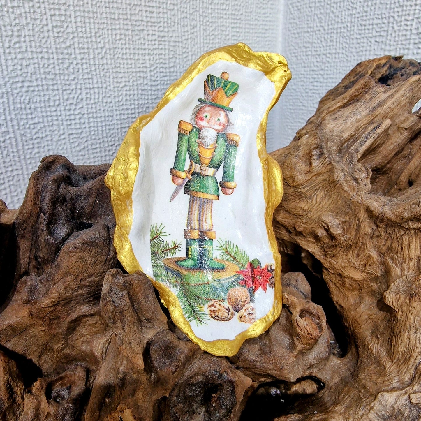 Christmas Ornaments Green Nutcracker Man Oyster Shell Trinket Dish
