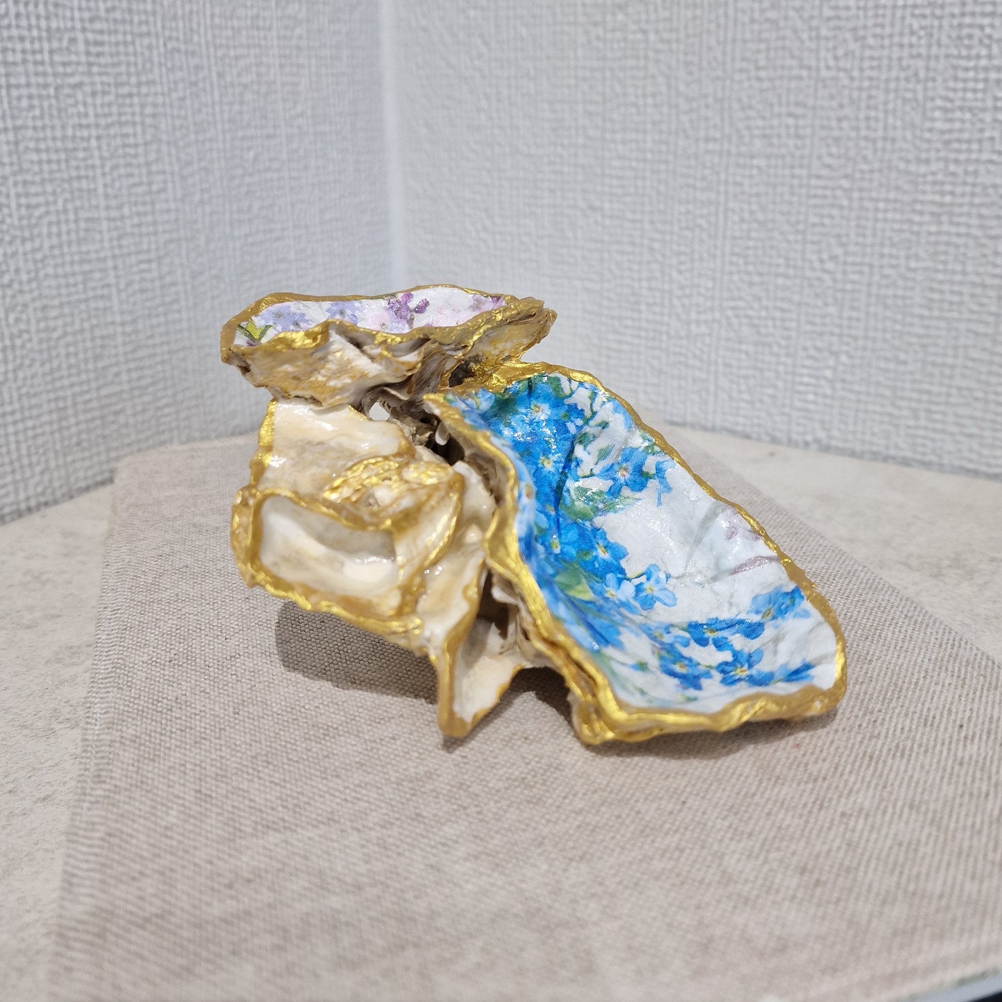 Special Shell Forget me Not Flowers Cluster Oyster Shell Trinket Dish