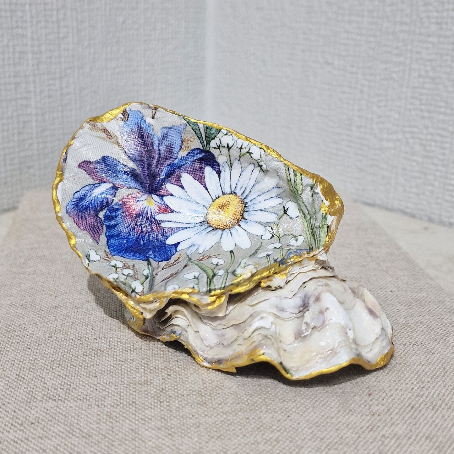 Special Shell Iris Daisy Flower Cluster Oyster Shell Trinket Dish
