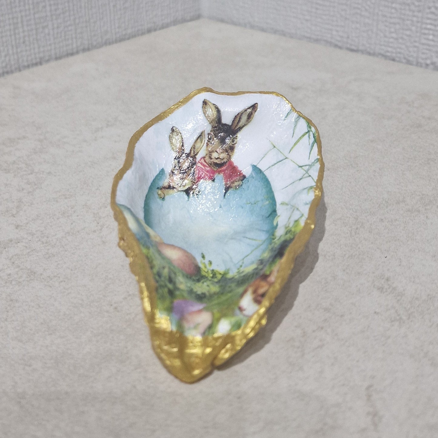 NEW Easter Bunny Bunnies Egg Oyster Shell Trinket Dish Jewellery Holder Gift
