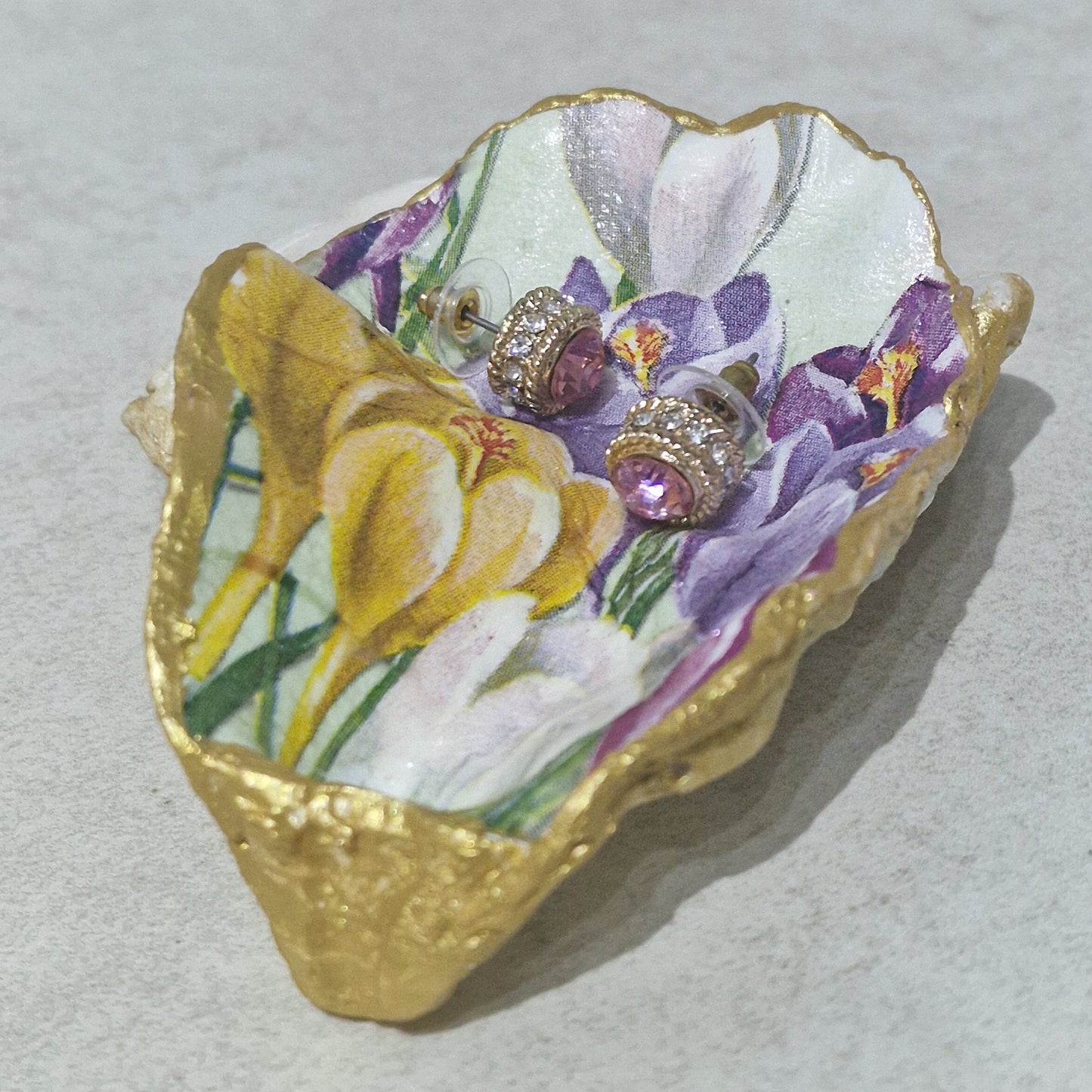 NEW Spring Flowers Crocus Oyster Shell Trinket Dish Jewellery Holder Gift