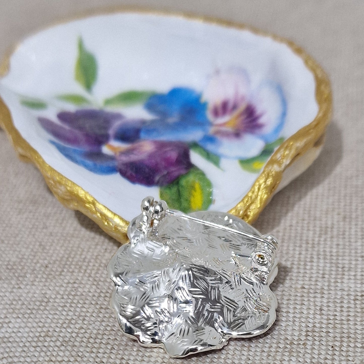 Pretty Lilac Pansy Flower Brooch