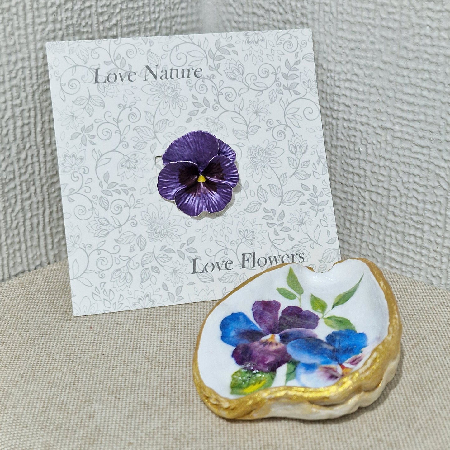 Pretty Purple Pansy Flower Brooch