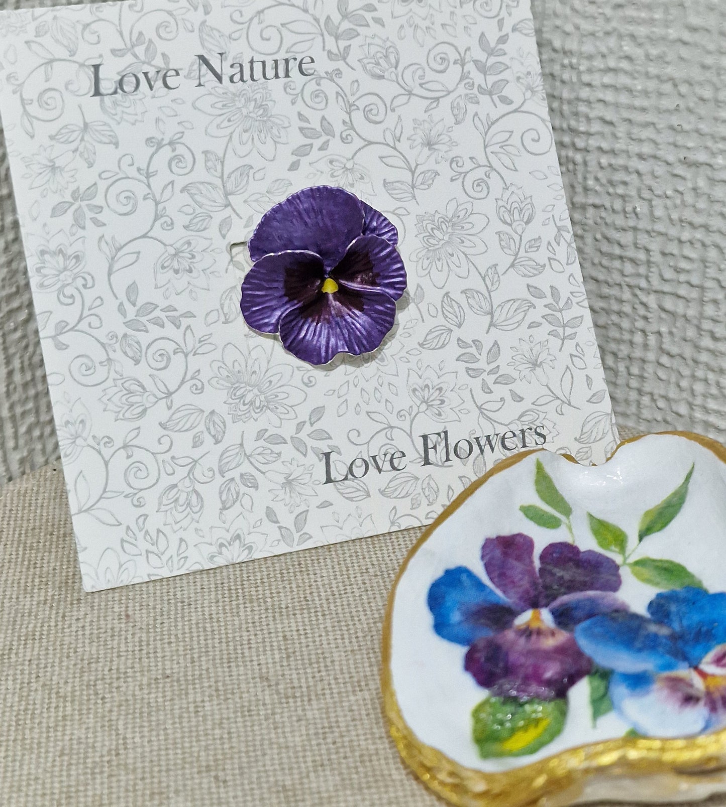Pretty Purple Pansy Flower Brooch