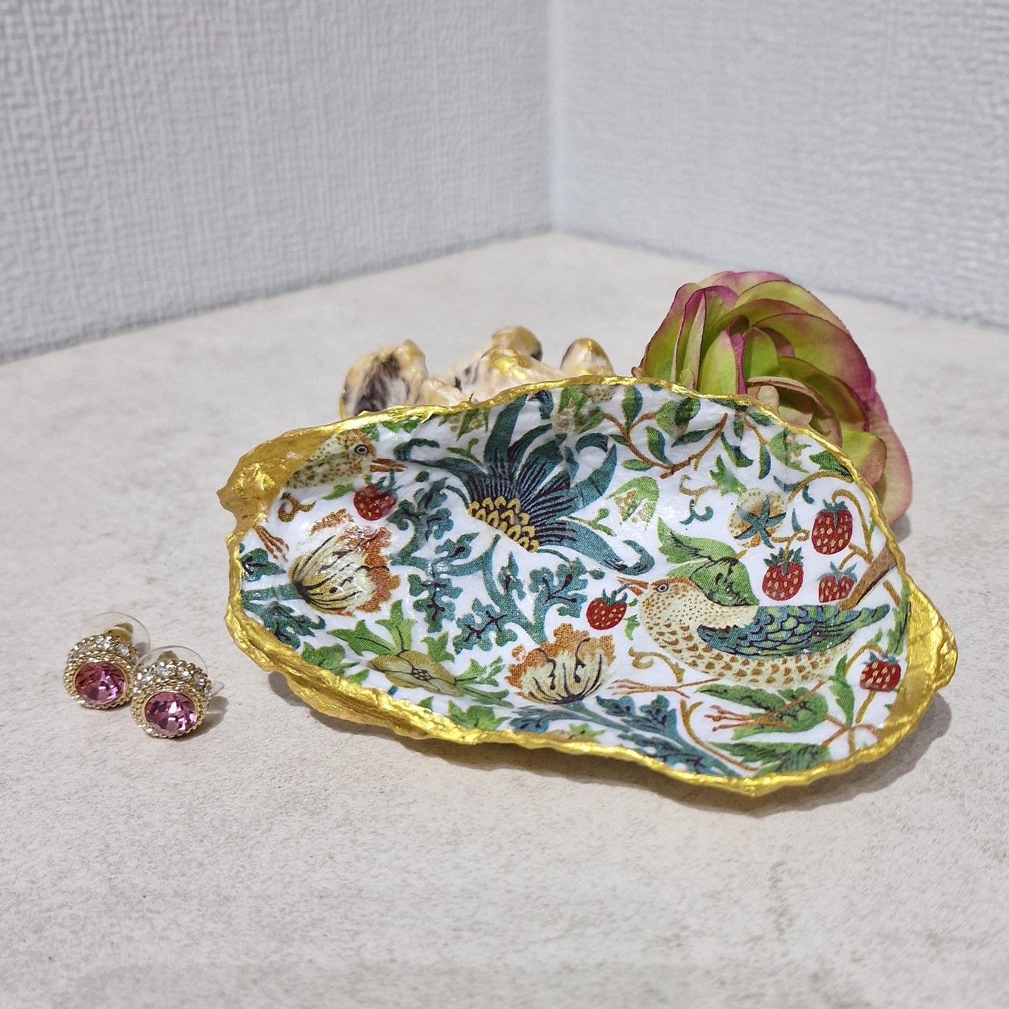 William Morris Strawberry Thief White Oyster Shell Trinket Dish Gift V&A Museum