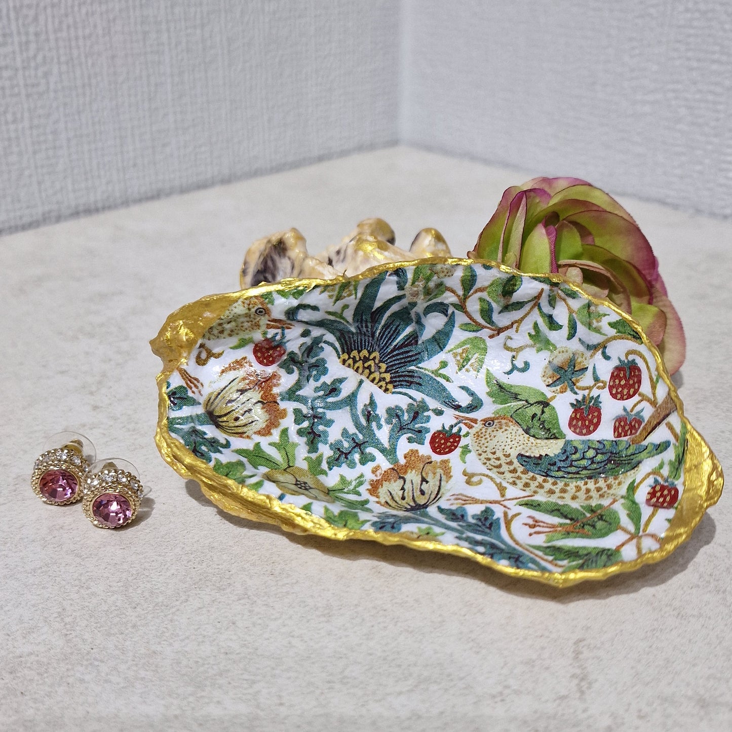 William Morris Strawberry Thief White Oyster Shell Trinket Dish Gift V&A Museum
