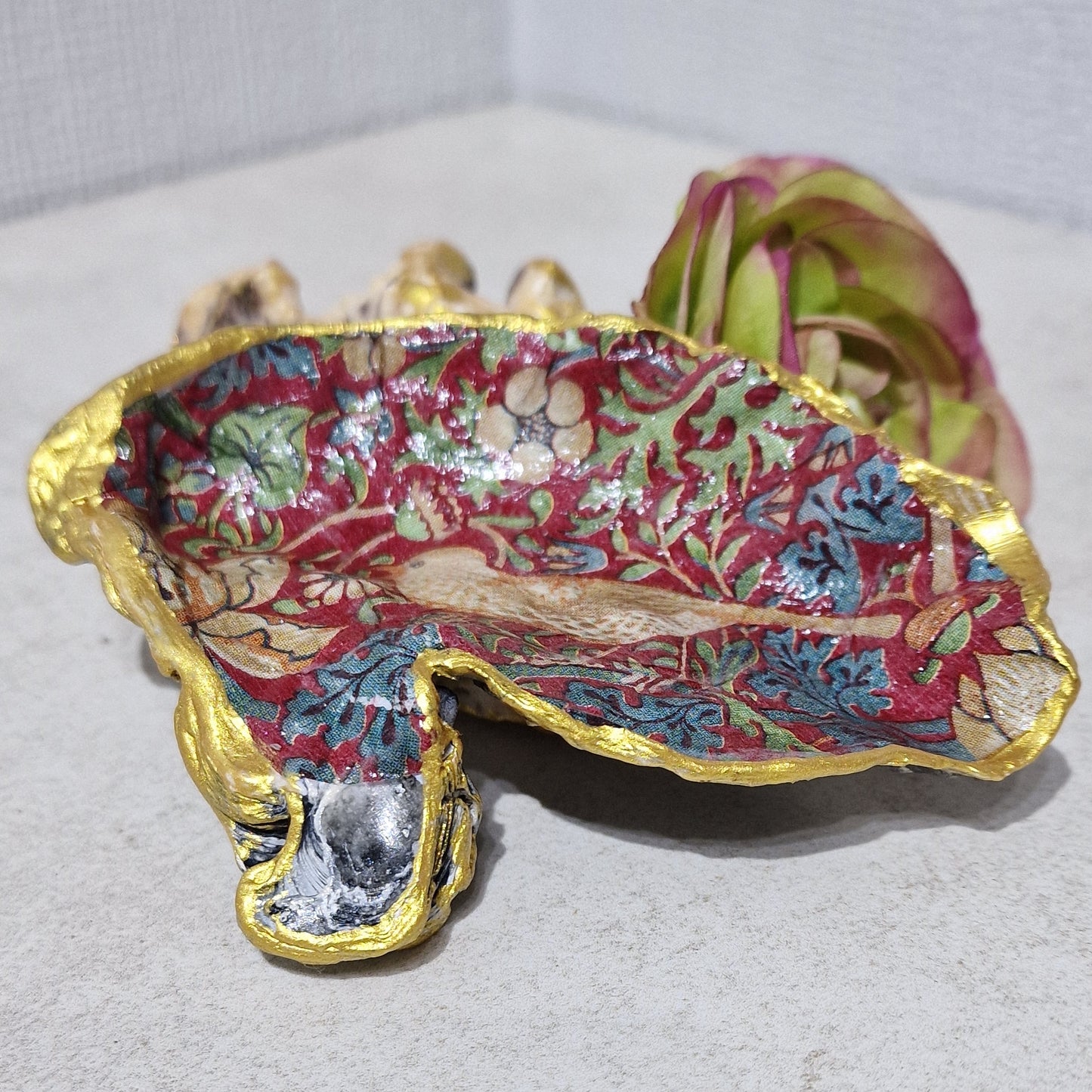 William Morris Strawberry Thief Red Oyster Shell Trinket Dish Gift V&A Museum