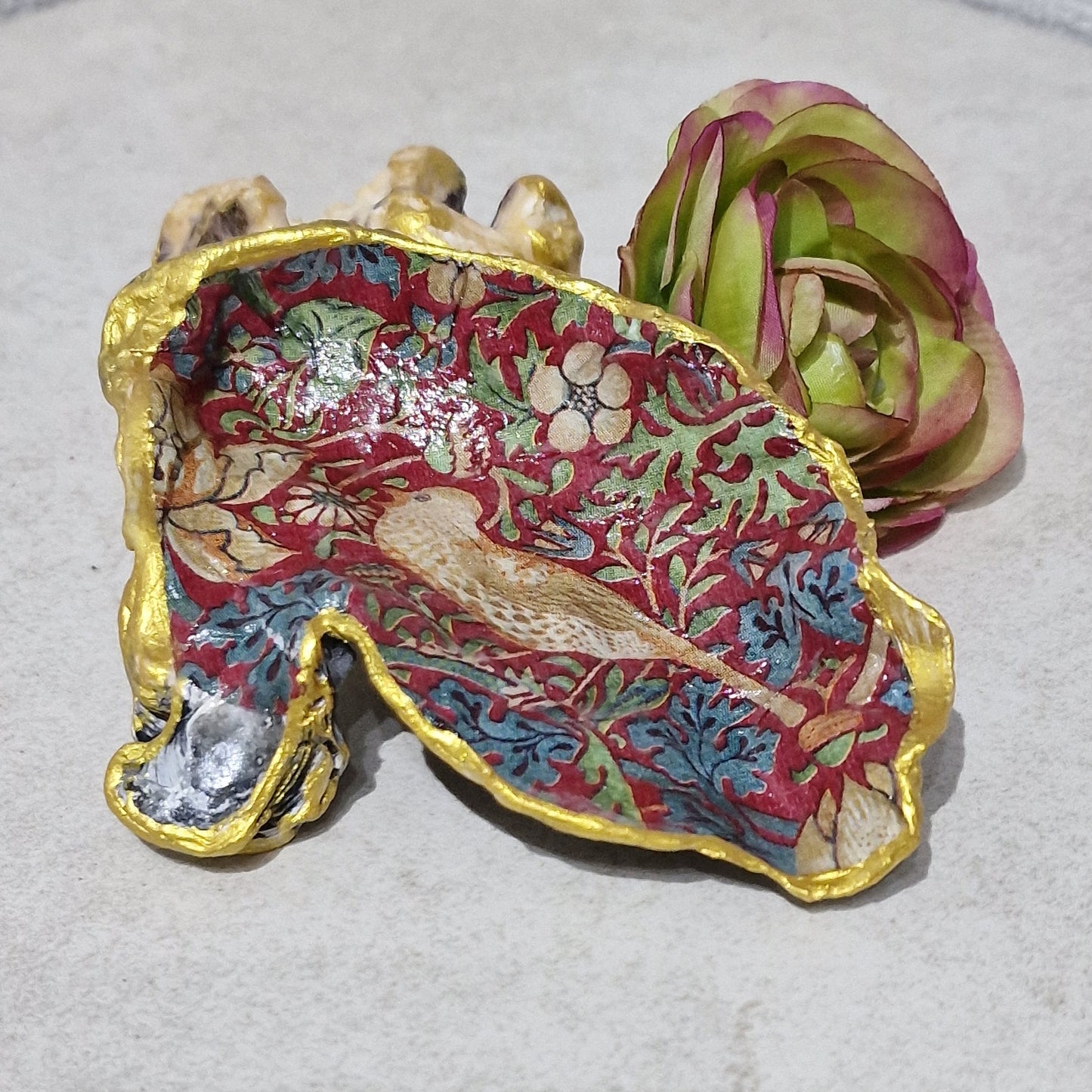 William Morris Strawberry Thief Red Oyster Shell Trinket Dish Gift V&A Museum