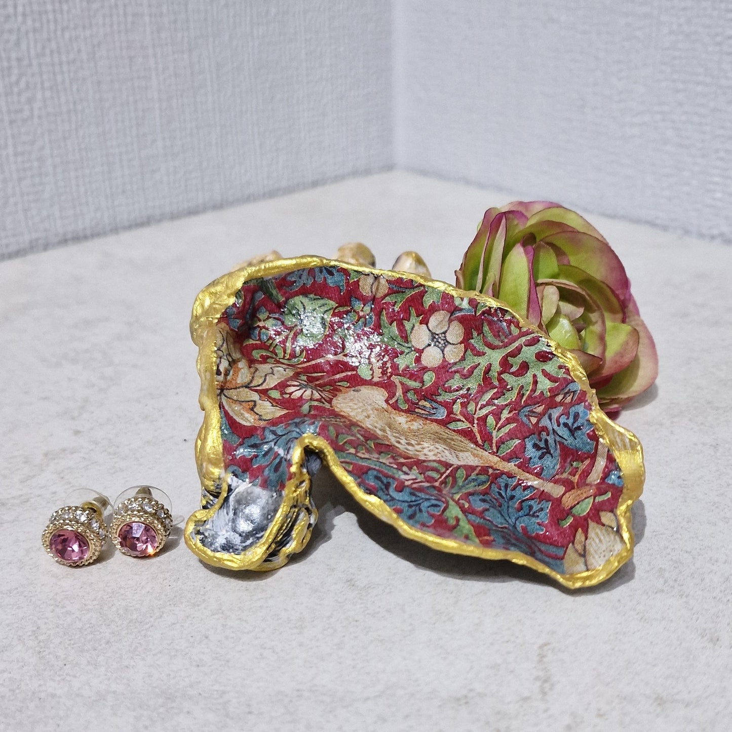 William Morris Strawberry Thief Red Oyster Shell Trinket Dish Gift V&A Museum