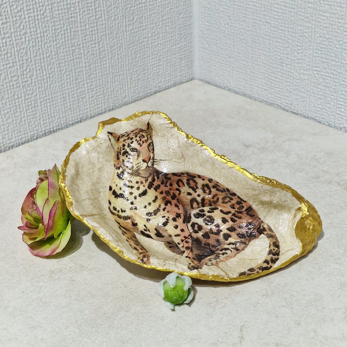 NEW Big Cats Cheetah Leopard Oyster Shell Trinket Dish Gift