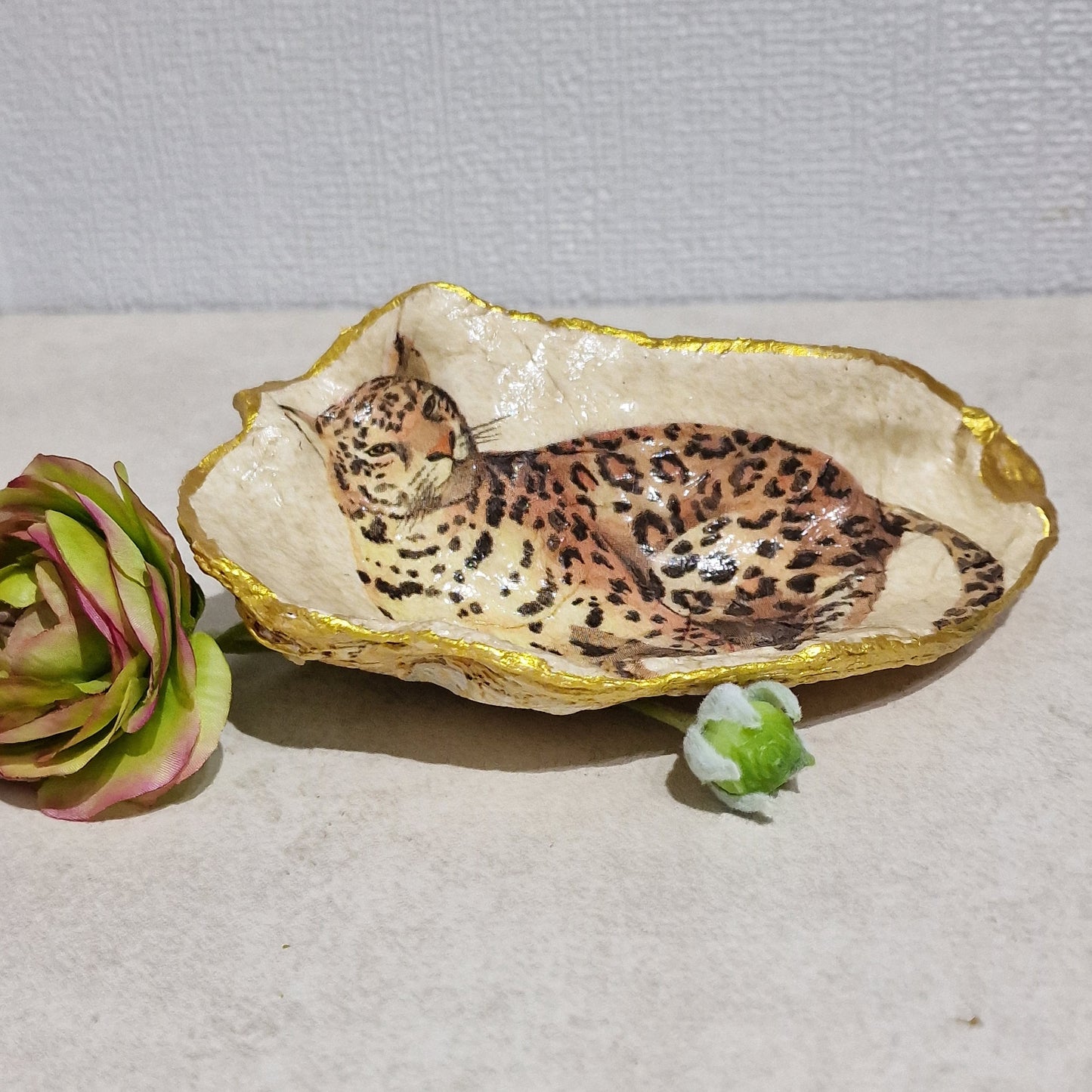 NEW Big Cats Cheetah Leopard Oyster Shell Trinket Dish Gift