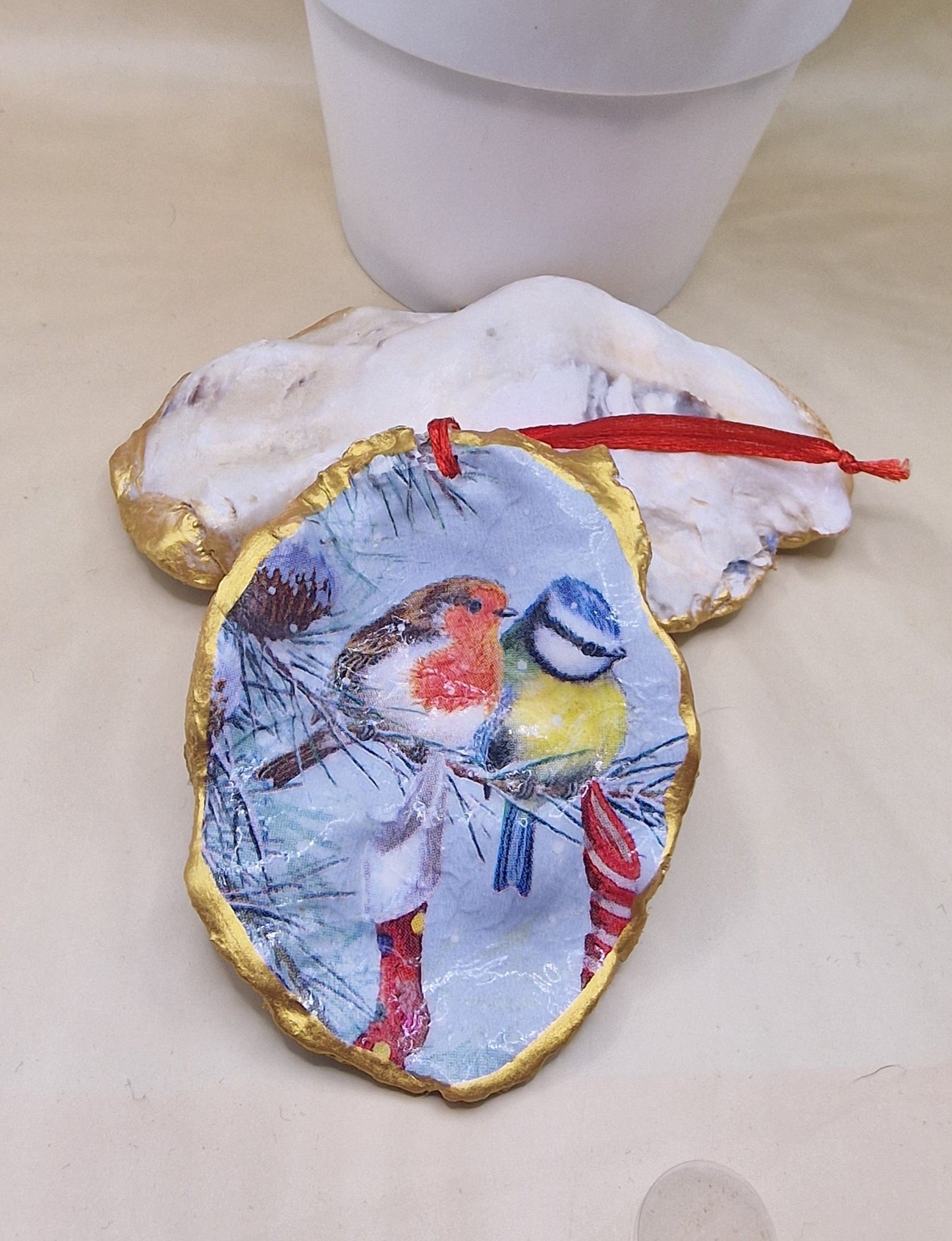 NEW Christmas Ornament Robin Blue Tit Stocking Oyster Shell