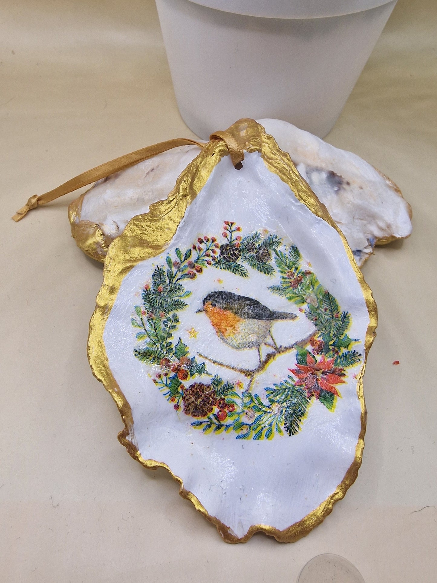NEW Christmas Ornament Robin Reef Oyster Shell Decoration