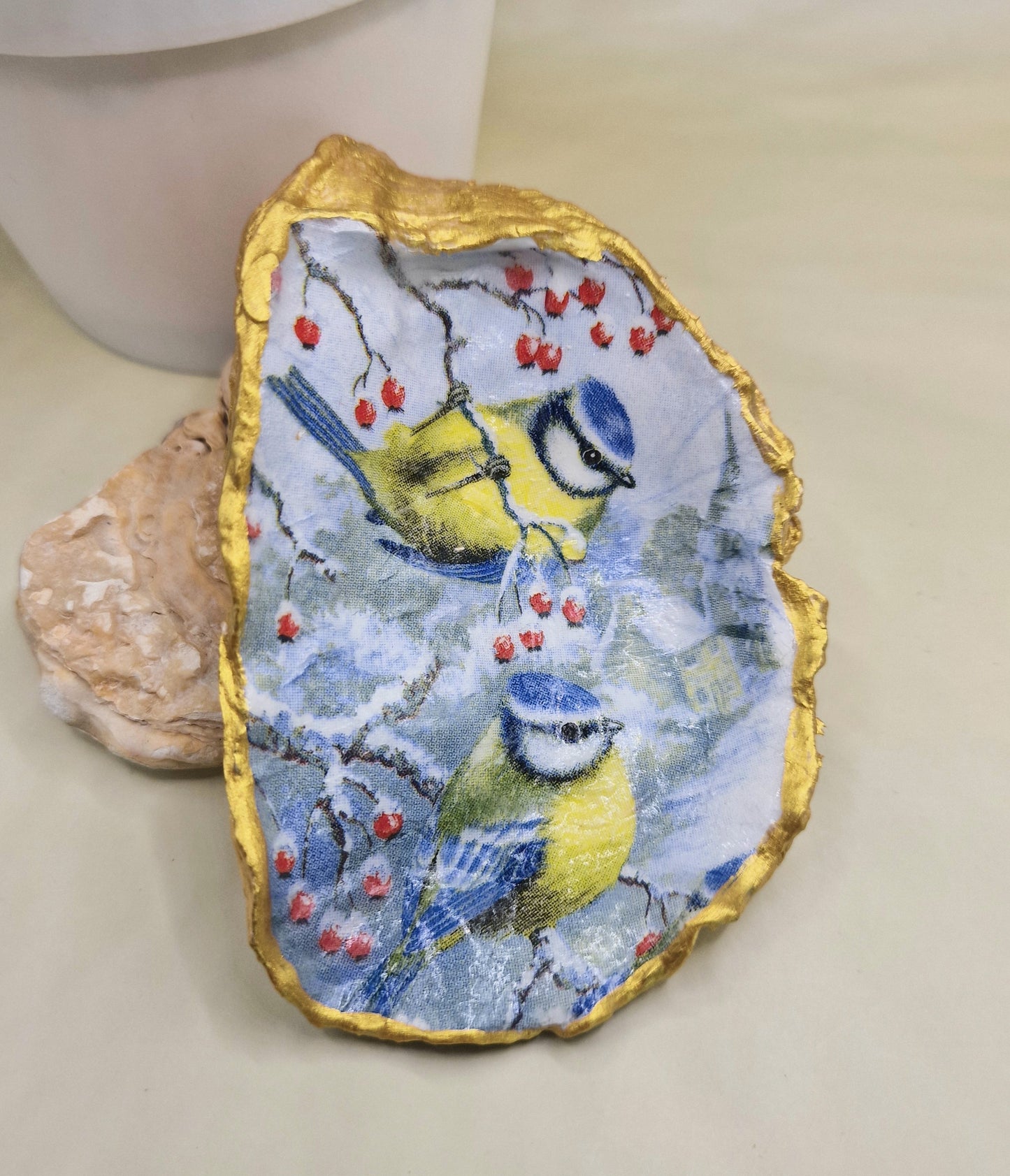 BMO-031 Snow Berry Blue Tit Oyster Shell Trinket Dish