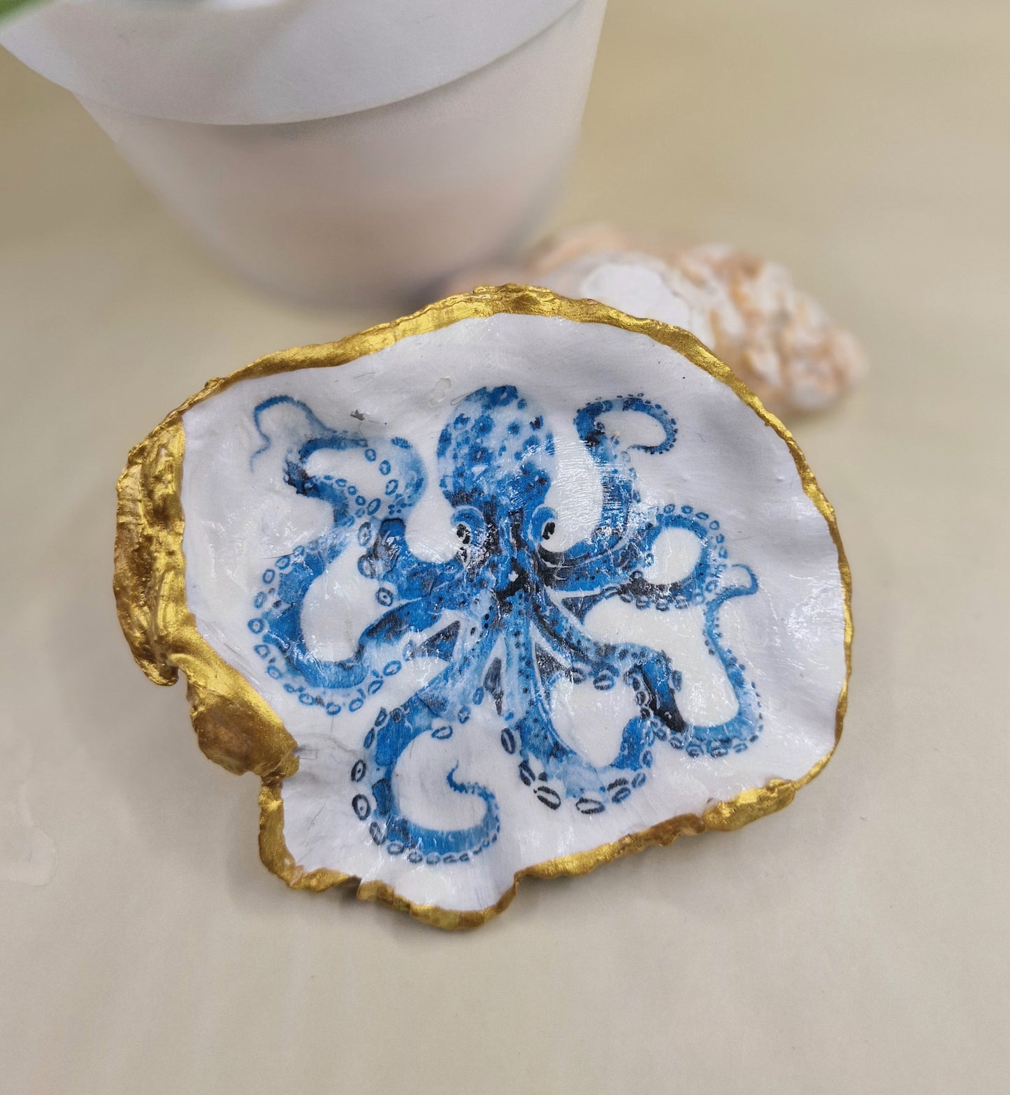 BMO-059 Blue Octopus Oyster Shell Trinket Dish