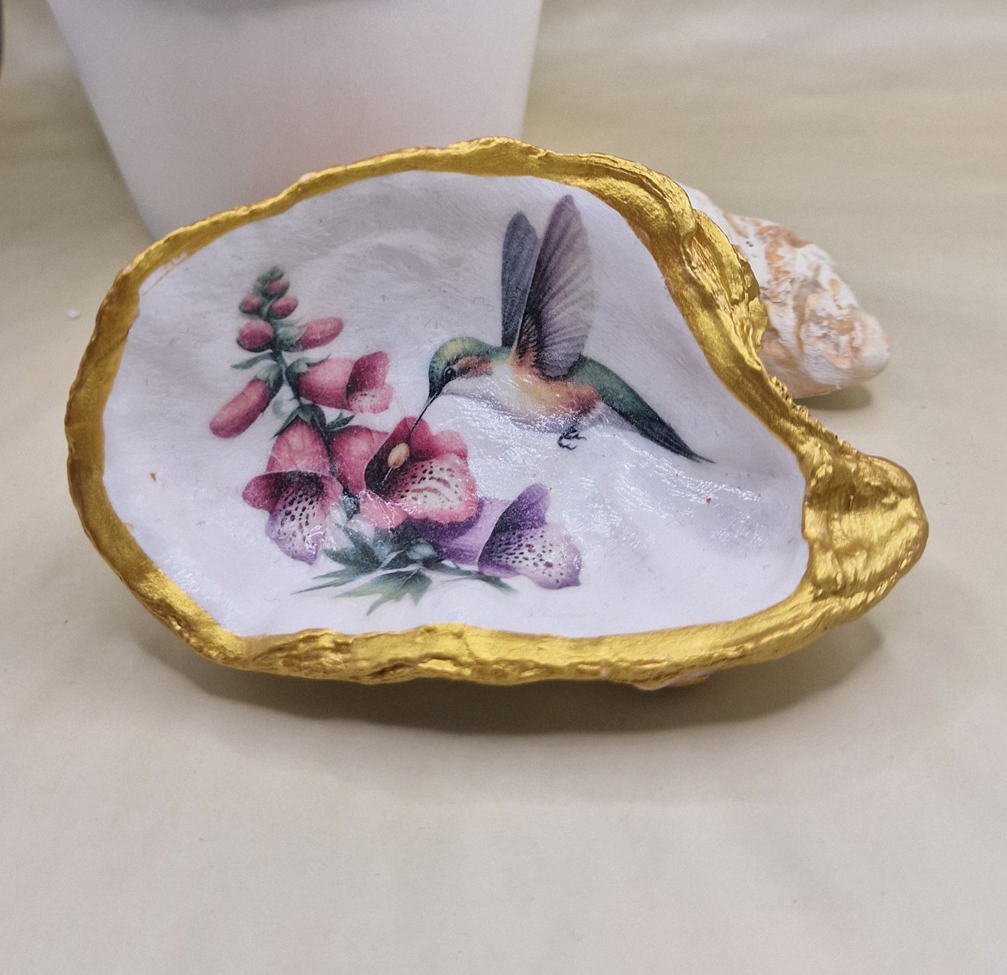 BMO-053 Hummingbird Lupin Oyster Shell Trinket Dish