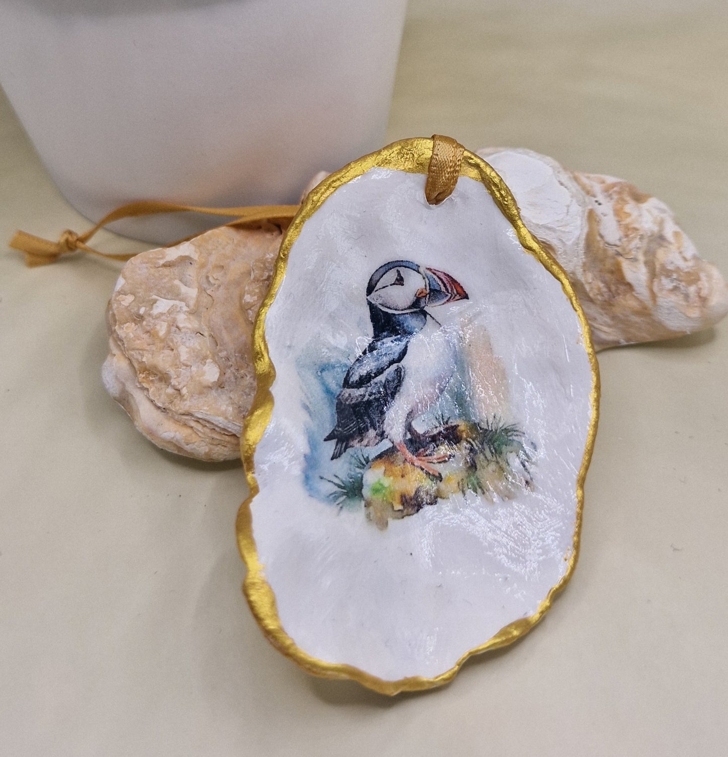 BMO-081 Puffin Ornament Shell Decoration Oyster Shell