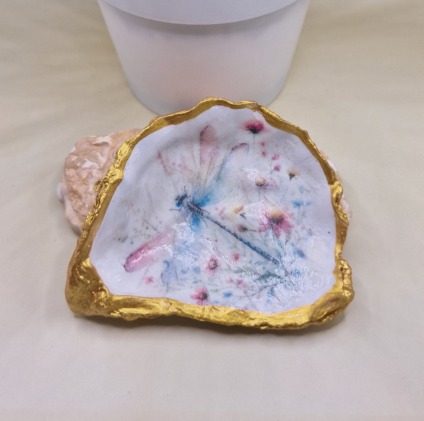 BMO-070 Dragonfly Pink Blue Oyster Shell Trinket Dish