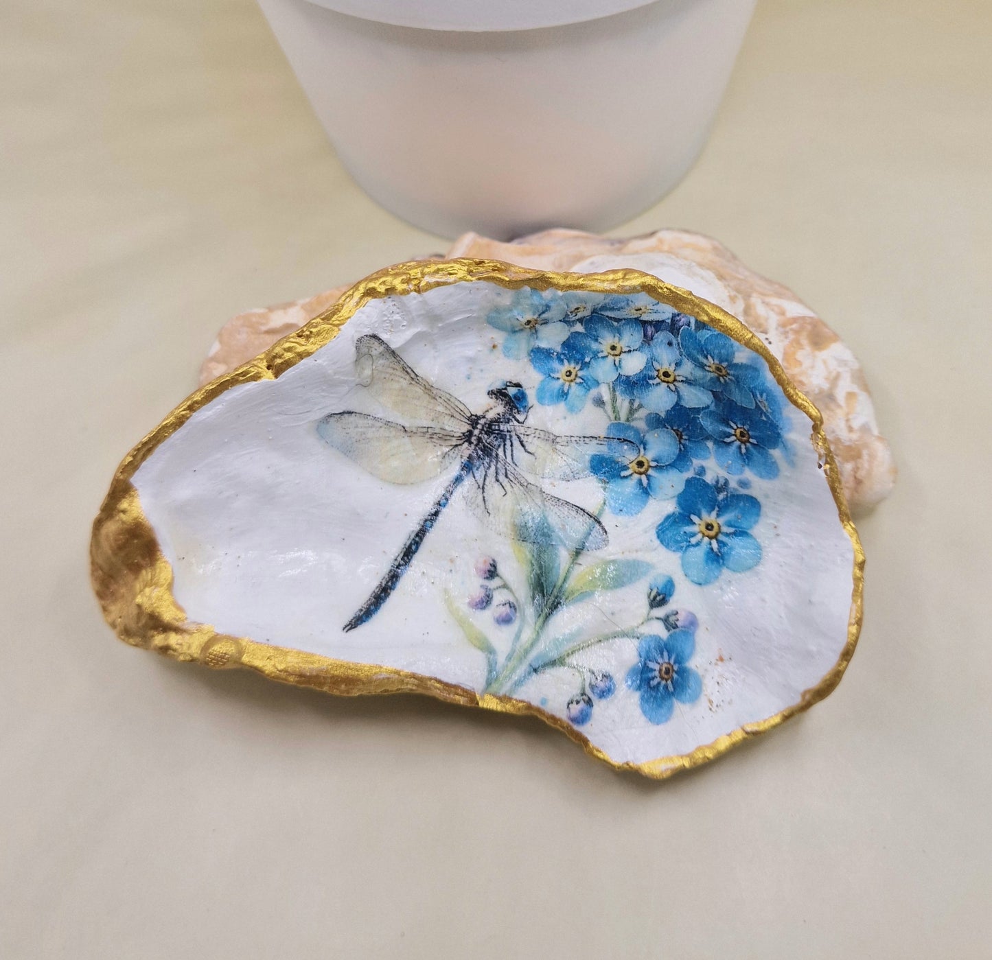 BMO-071 Dragonfly Forget Me Not Oyster Shell Trinket Dish