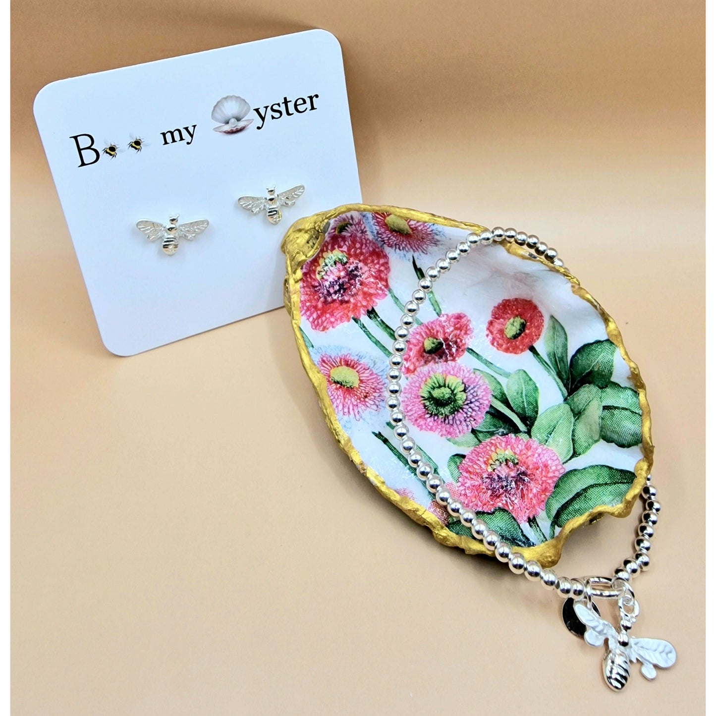 Delicate Bumble Bee Stretch Charm Bracelet Silver