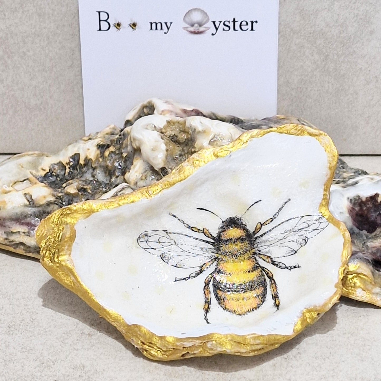 Bumble Bee Detailed Oyster Shell Decorative Trinket Dish 8.5cm