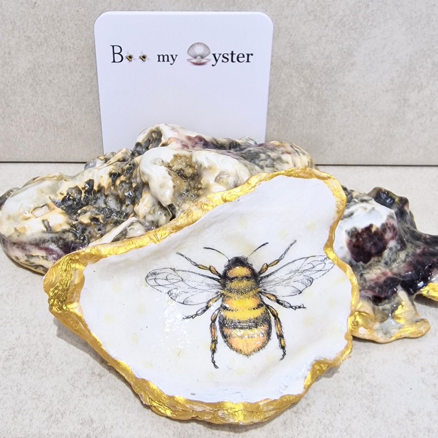 Bumble Bee Detailed Oyster Shell Decorative Trinket Dish 8.5cm