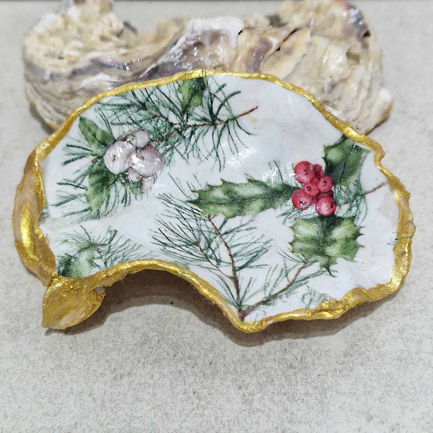 Christmas Holly Berry Oyster Shell Decorative Trinket Dish 8cm