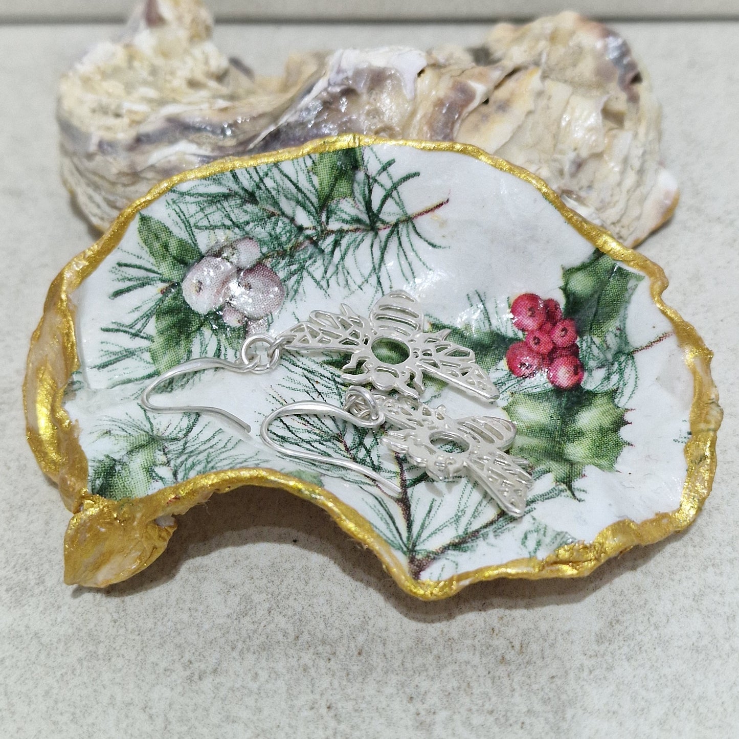 Christmas Holly Berry Oyster Shell Decorative Trinket Dish 8cm