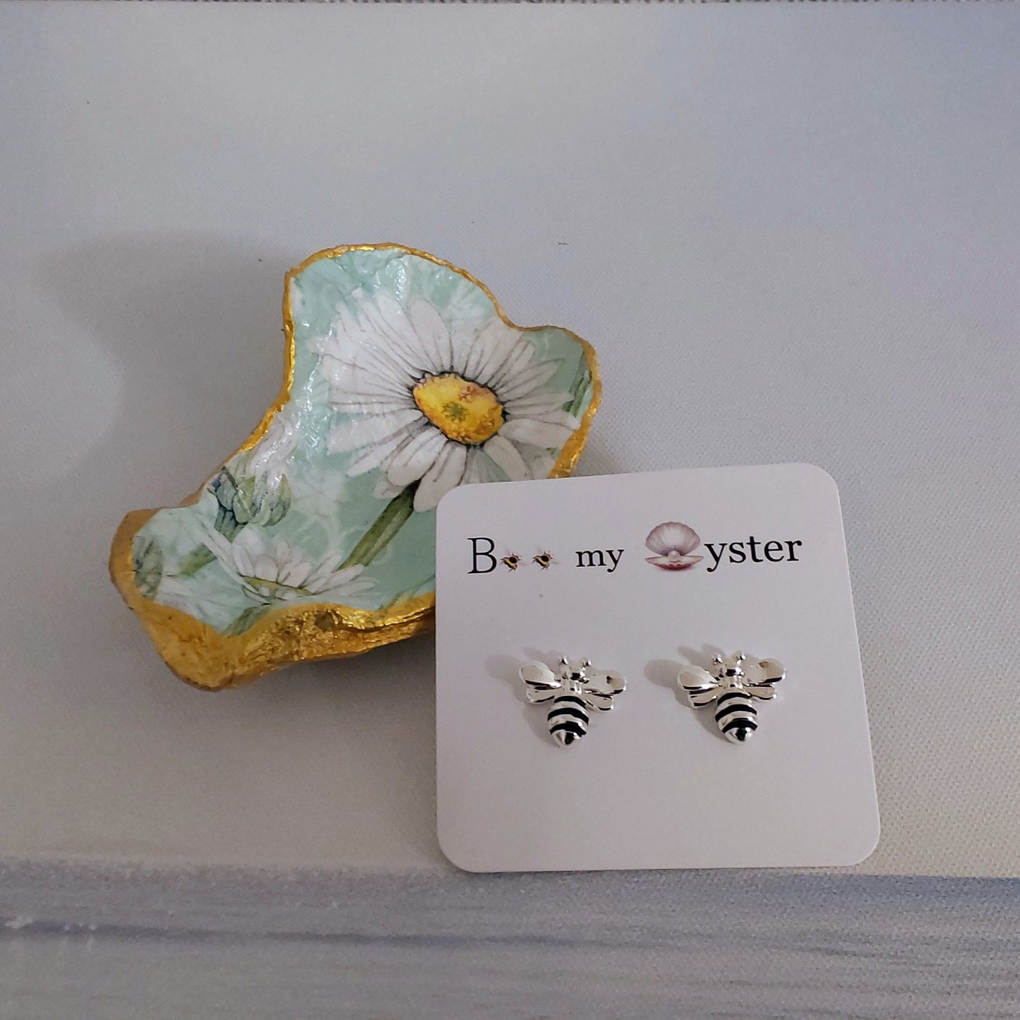Daisy Flower Mint Special Oyster Shell Trinket Dish