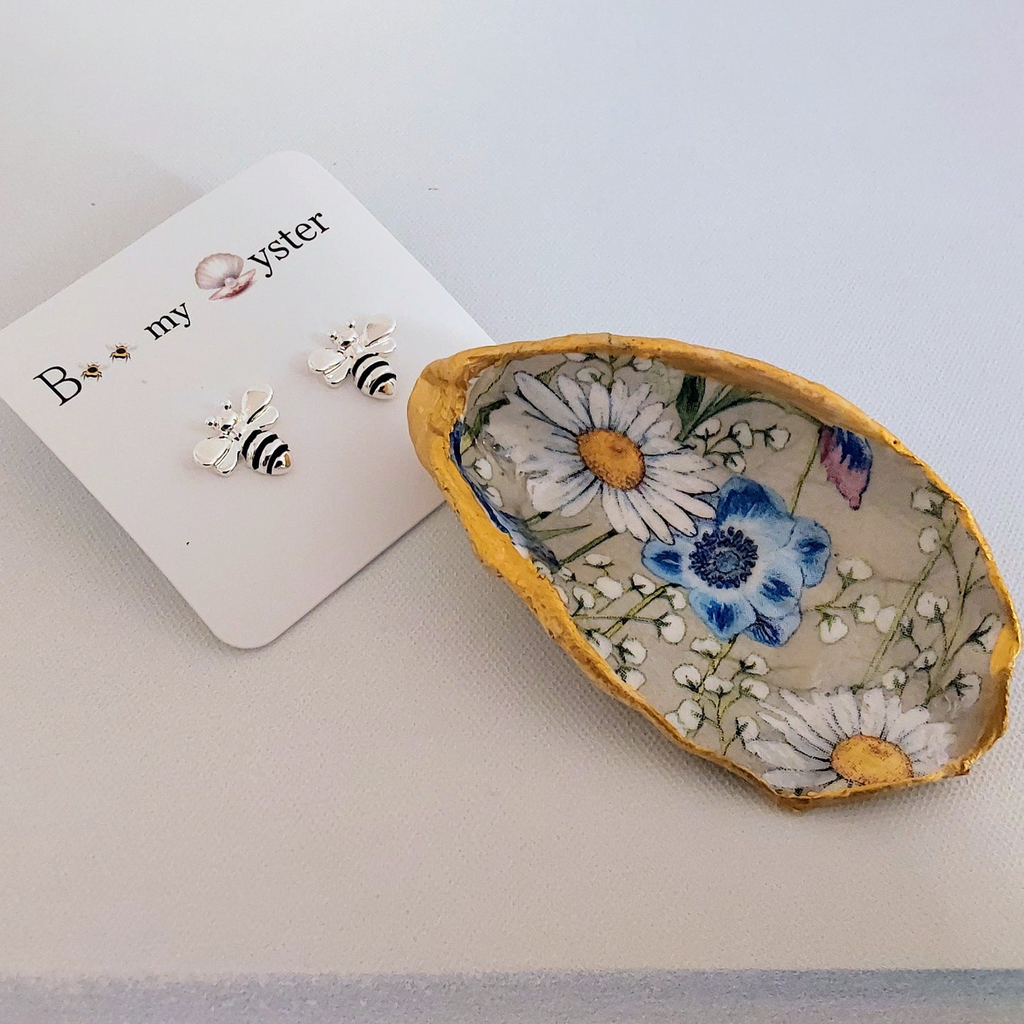Daisy Blue Spring Flower Special Oyster Shell Trinket Dish