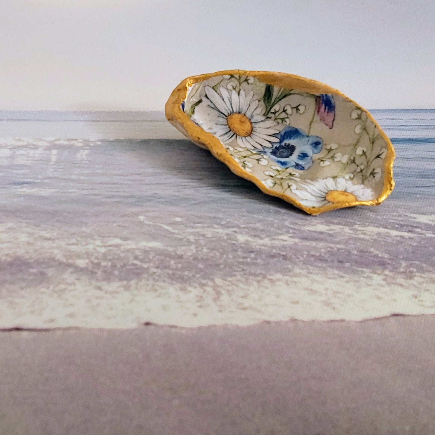 Daisy Blue Spring Flower Special Oyster Shell Trinket Dish