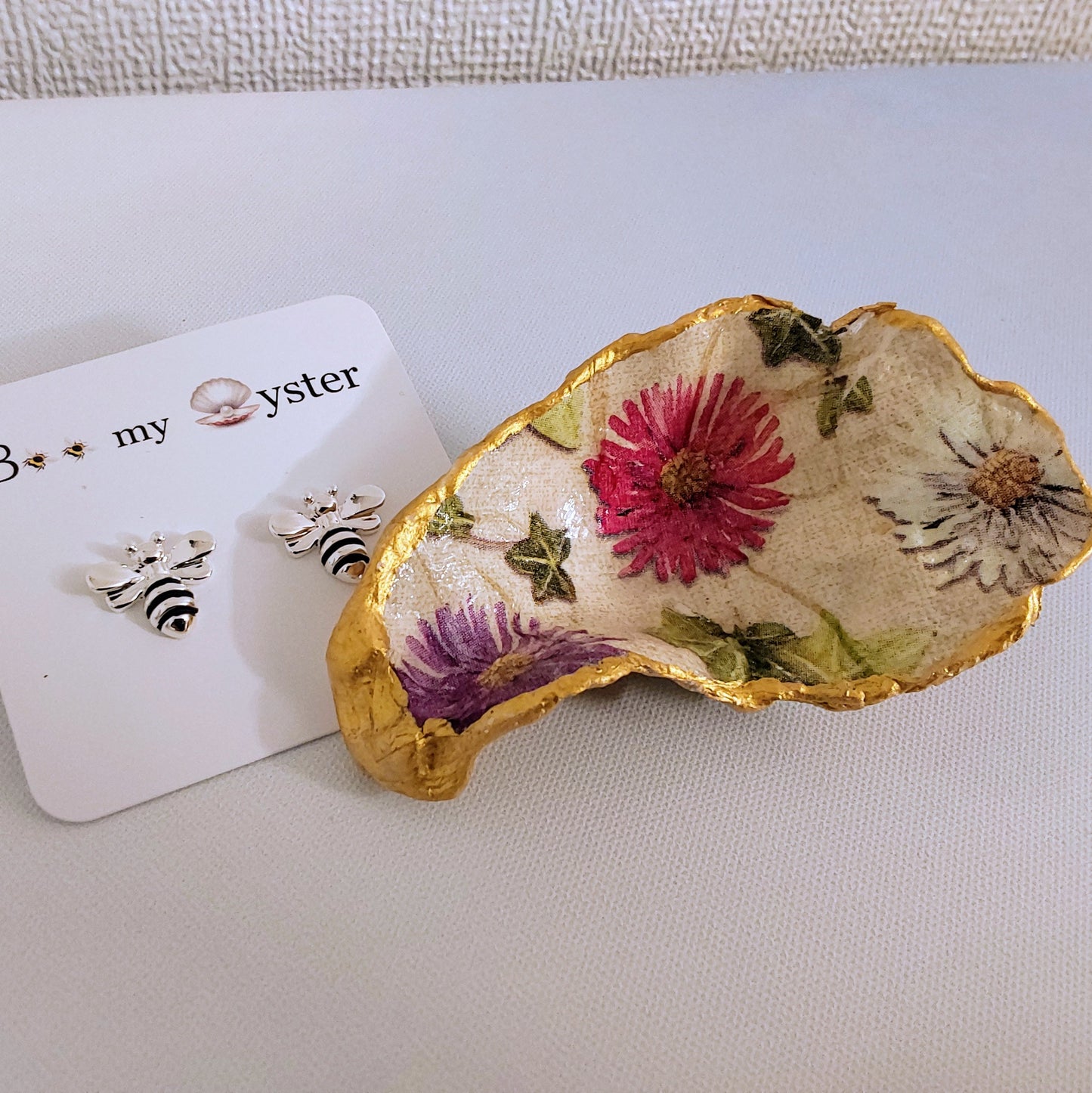 Coloured Daisy Spring Flower Special Oyster Shell Trinket Dish