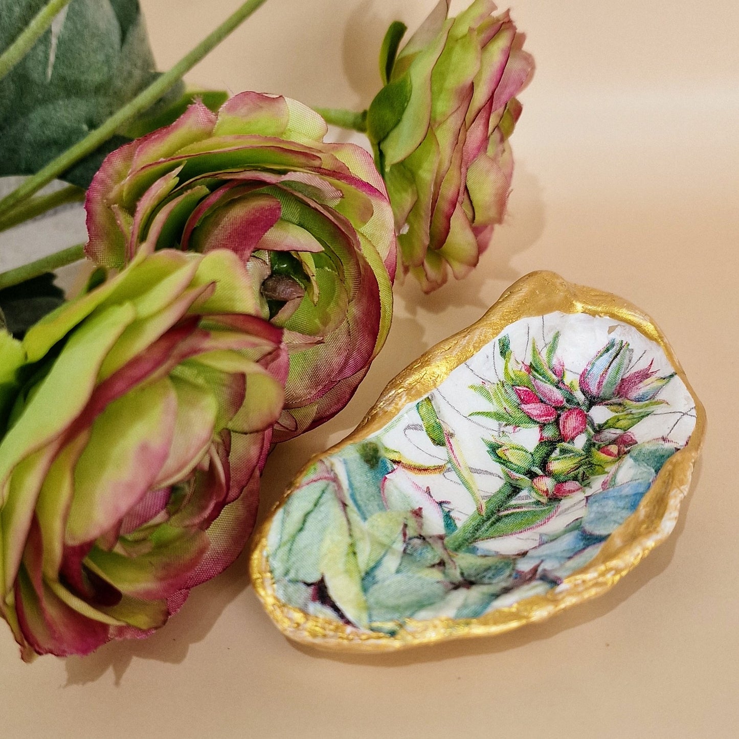 Bud Lilies Flower Small Oyster Shell Trinket Dish