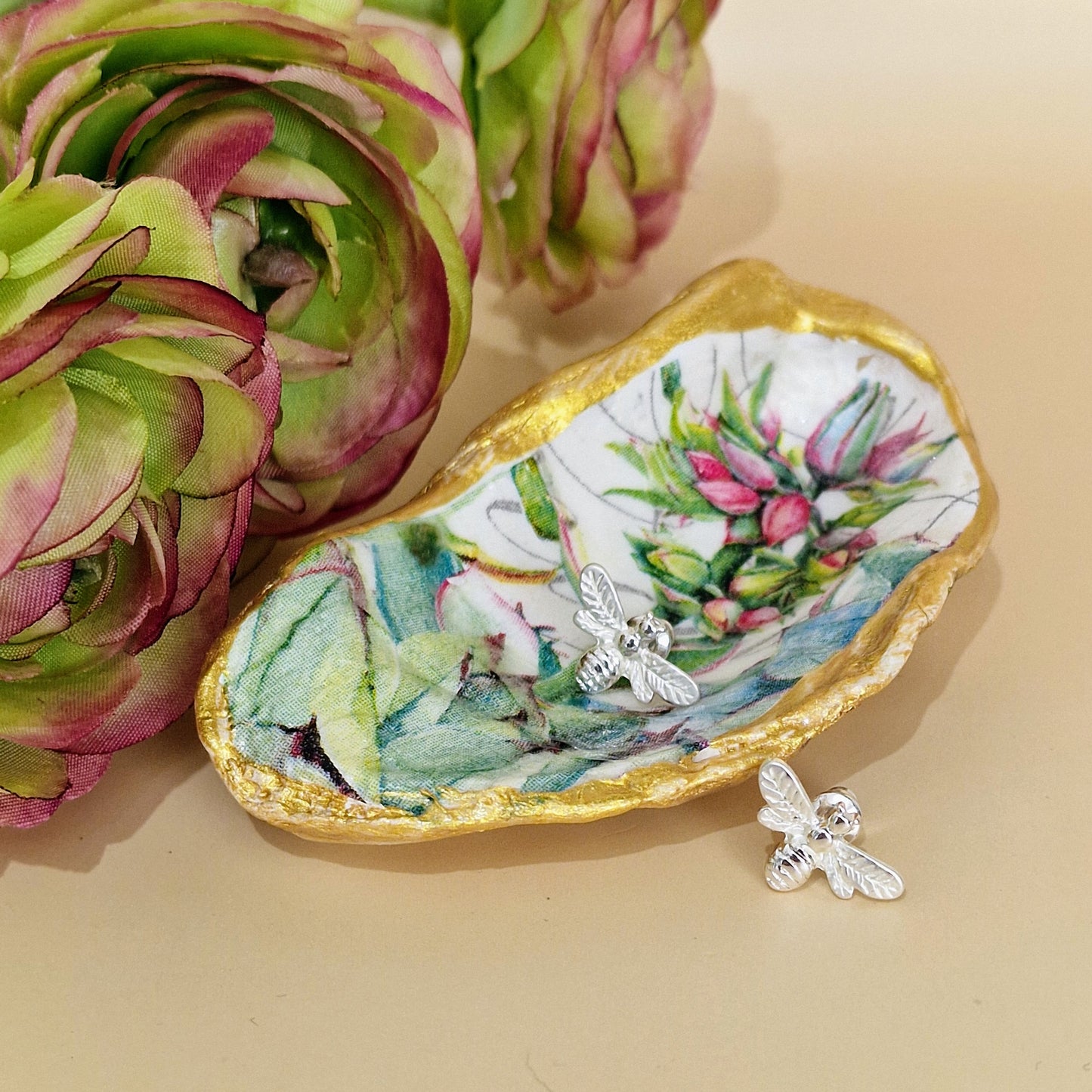 Bud Lilies Flower Small Oyster Shell Trinket Dish