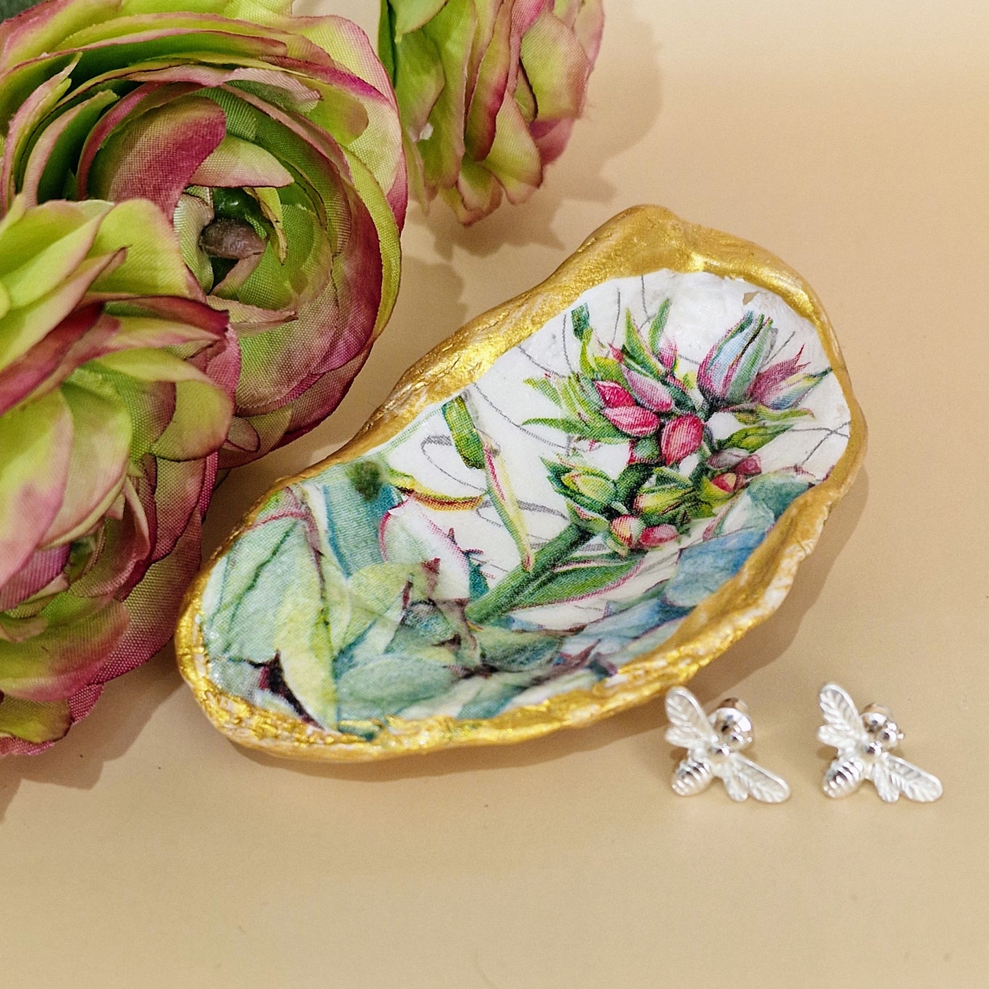 Bud Lilies Flower Small Oyster Shell Trinket Dish