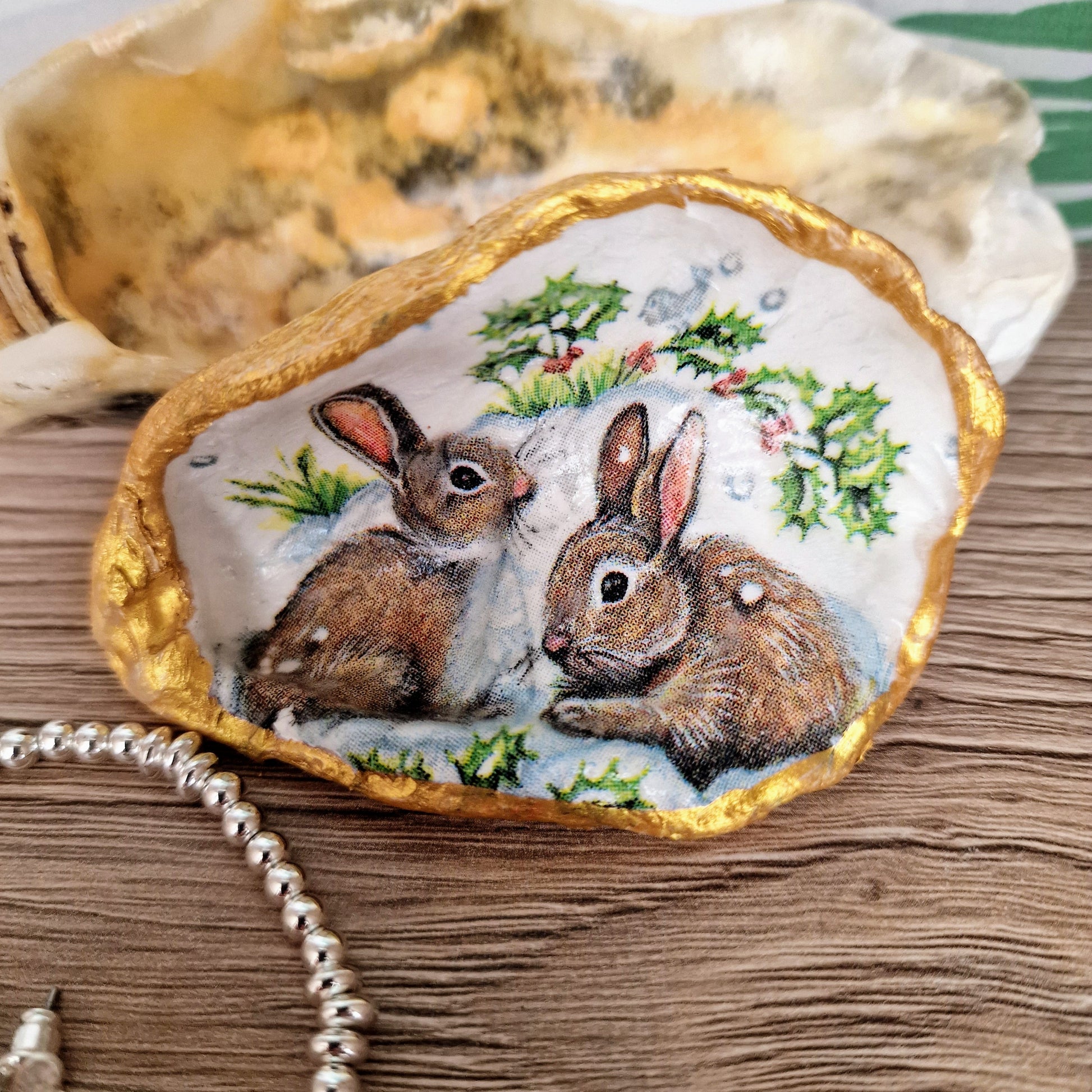 Winter Bunny Rabbits Wildlife Oyster Shell Trinket Dish – Bee my Oyster