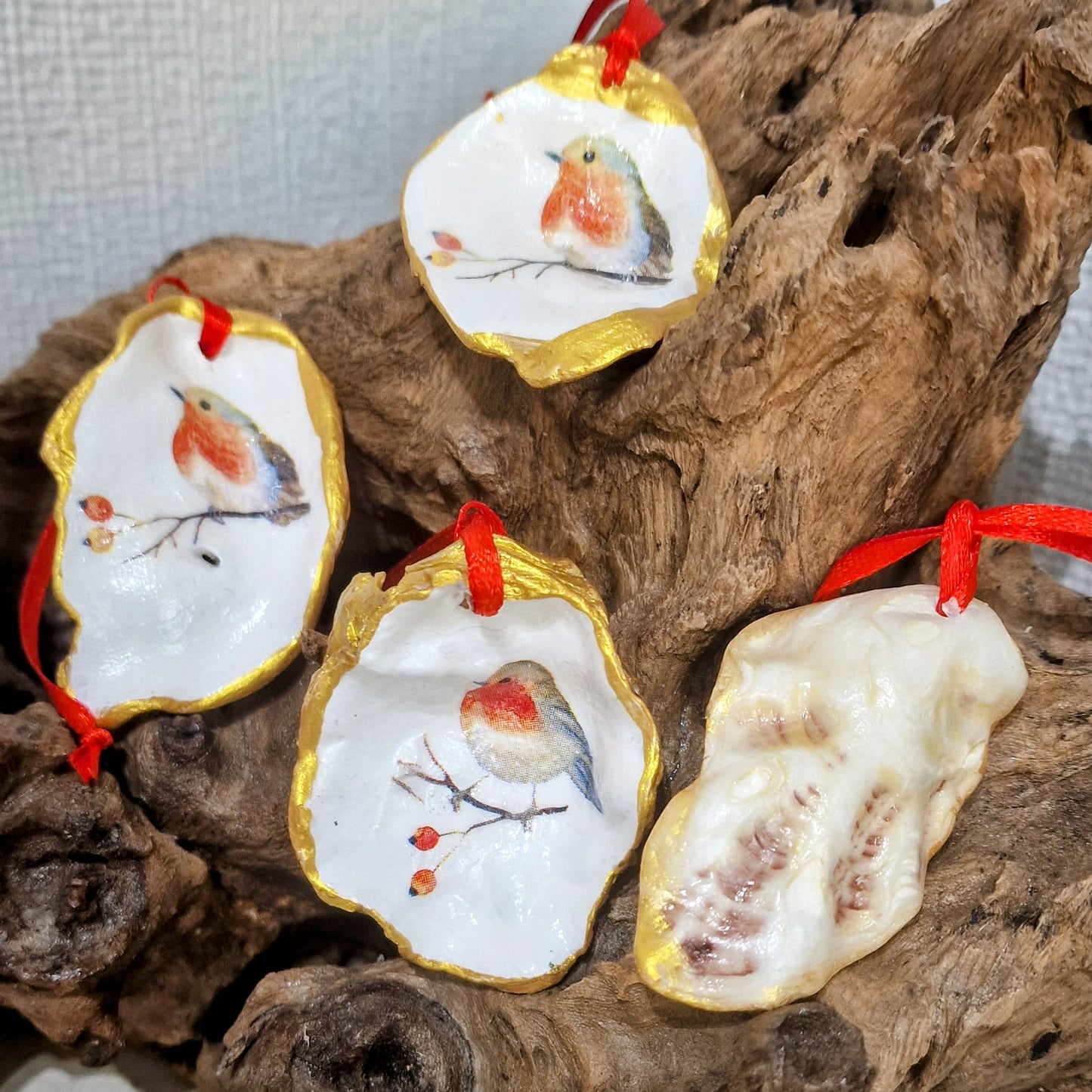 Christmas Ornaments 4 x Robin Redbreast Oyster Shell Decoration Ribbon