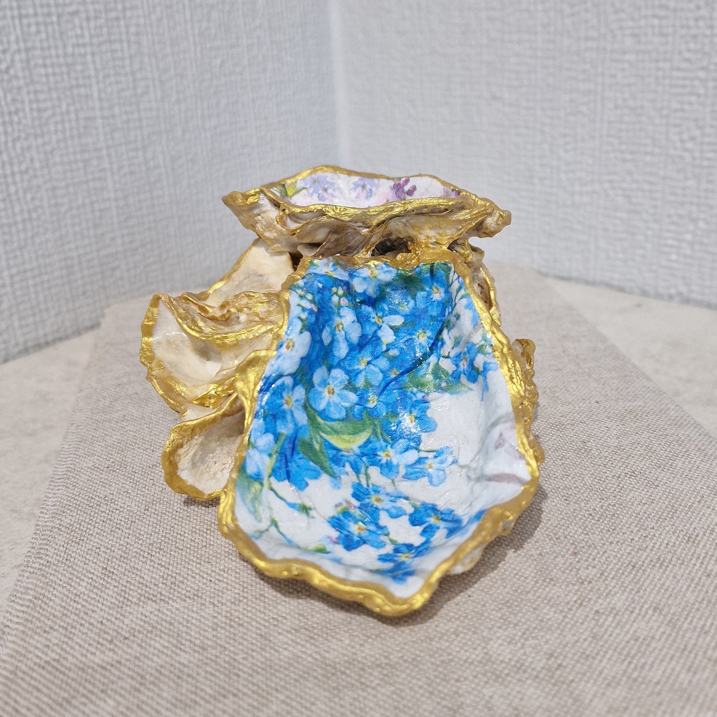Special Shell Forget me Not Flowers Cluster Oyster Shell Trinket Dish