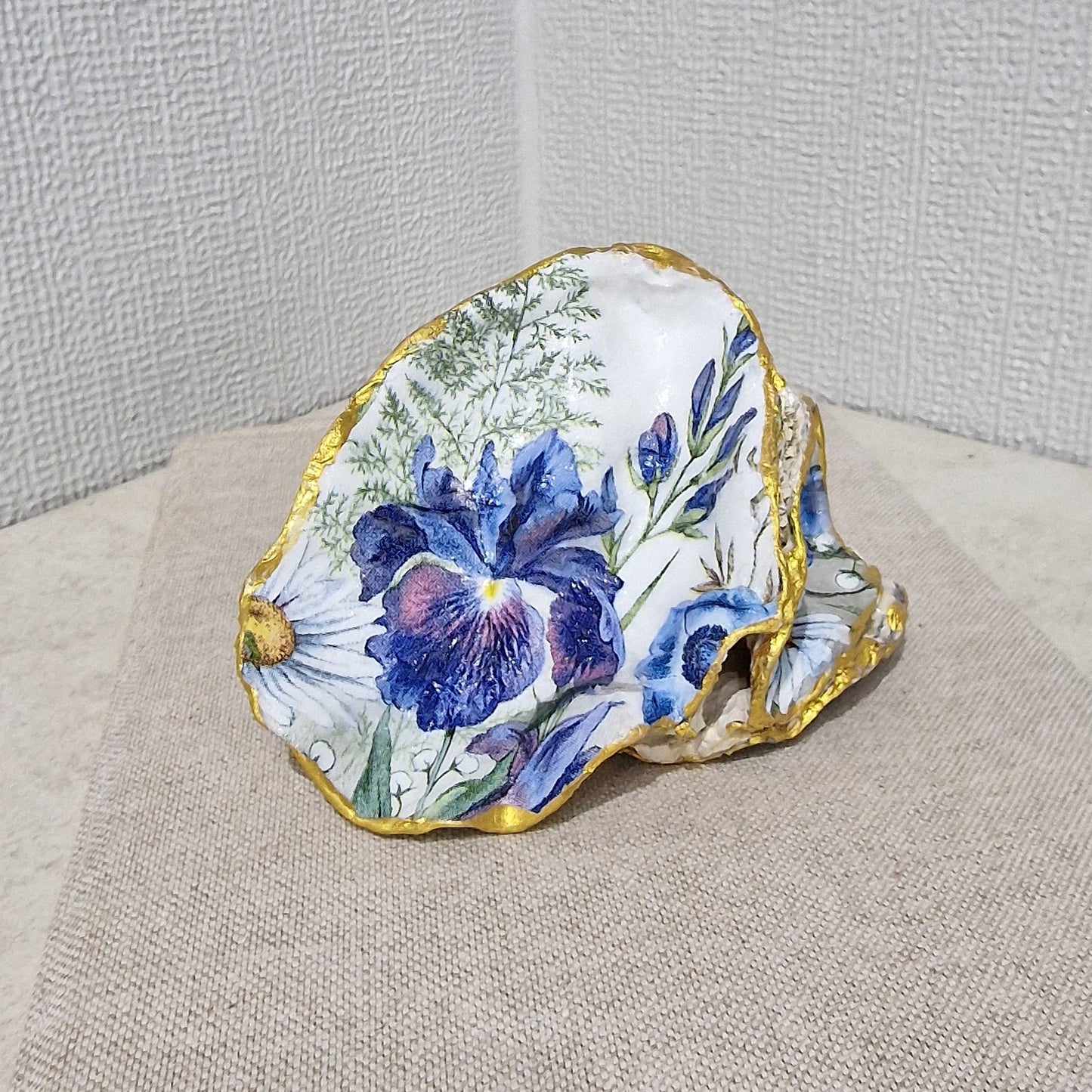 Special Shell Iris Daisy Flower Cluster Oyster Shell Trinket Dish