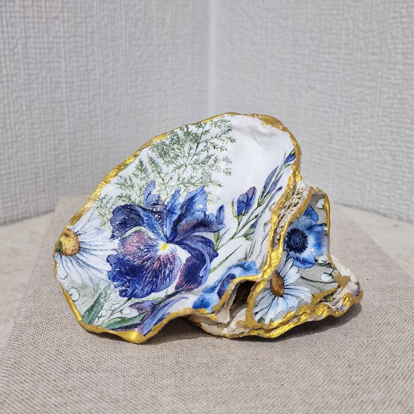 Special Shell Iris Daisy Flower Cluster Oyster Shell Trinket Dish