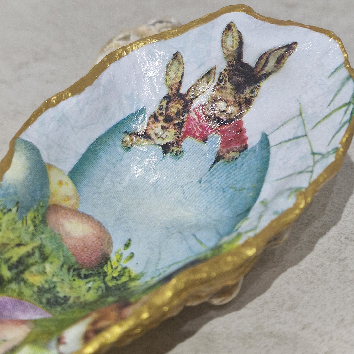 NEW Easter Bunny Bunnies Egg Oyster Shell Trinket Dish Jewellery Holder Gift