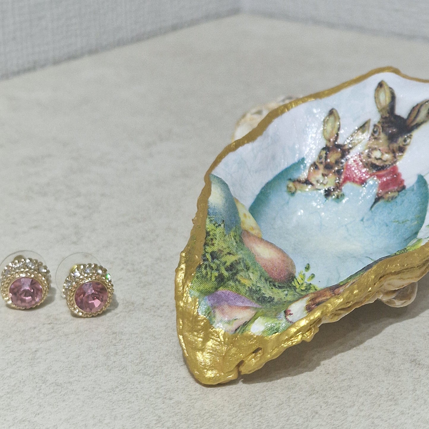 NEW Easter Bunny Bunnies Egg Oyster Shell Trinket Dish Jewellery Holder Gift