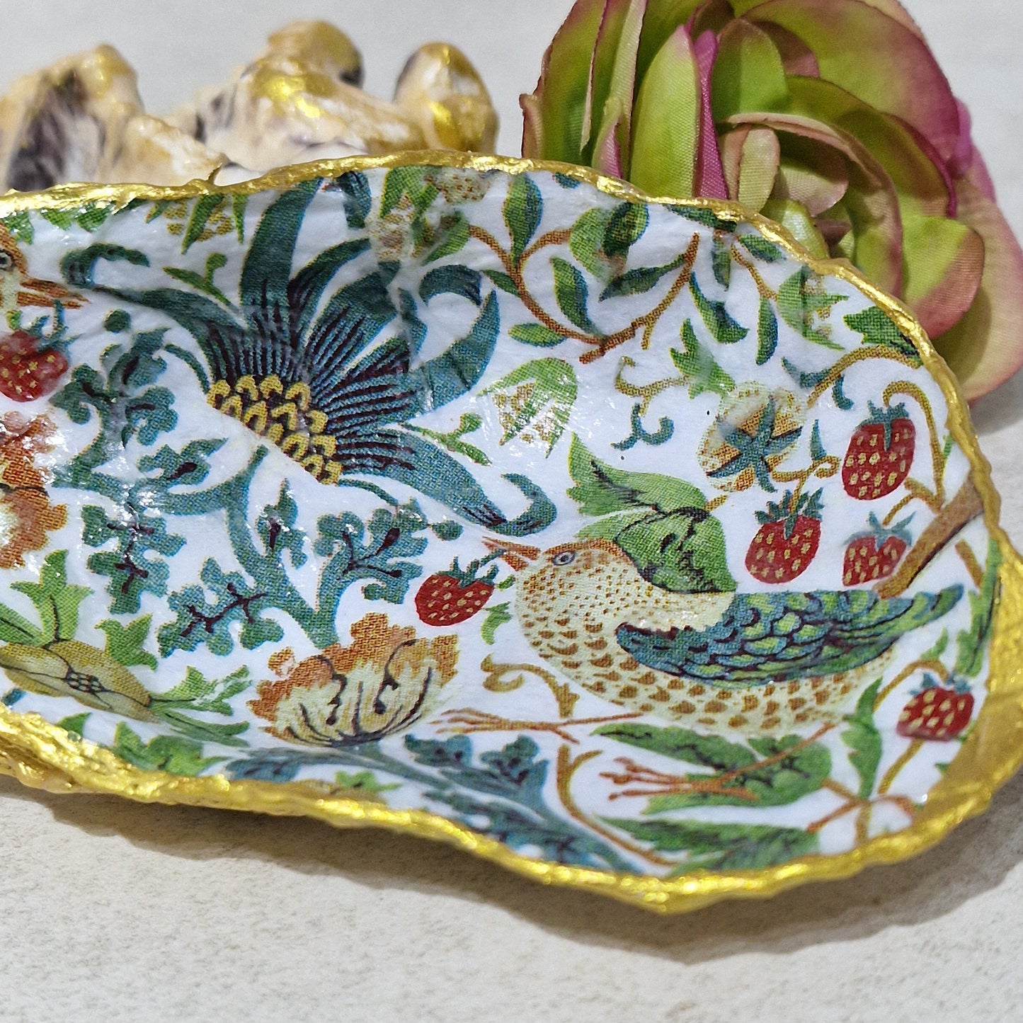 William Morris Strawberry Thief White Oyster Shell Trinket Dish Gift V&A Museum
