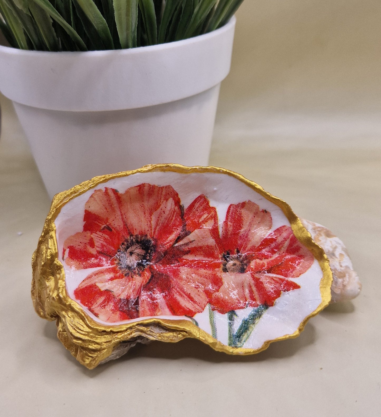 BMO-004 - Poppy Duo Flowers Oyster Shell Trinket Dish