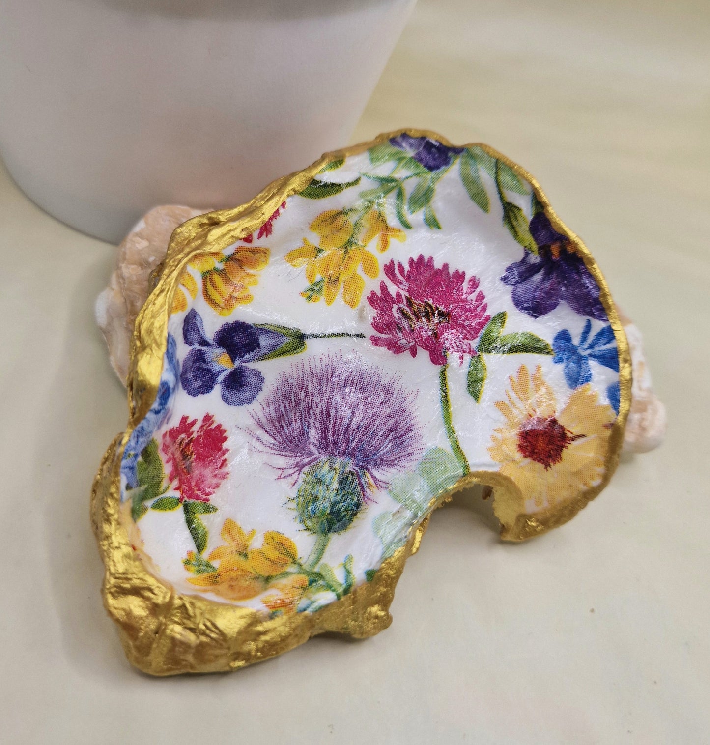 BMO-009 - Thistle Flowers Small Oyster Shell Trinket Dish
