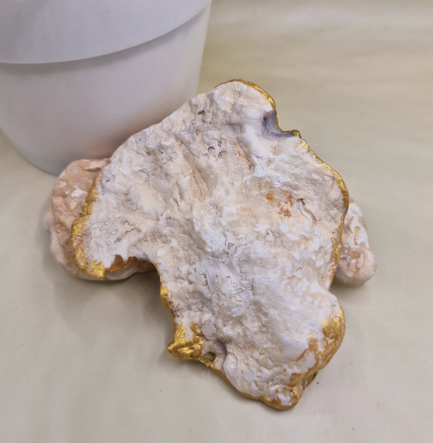 BMO-009 - Thistle Flowers Small Oyster Shell Trinket Dish