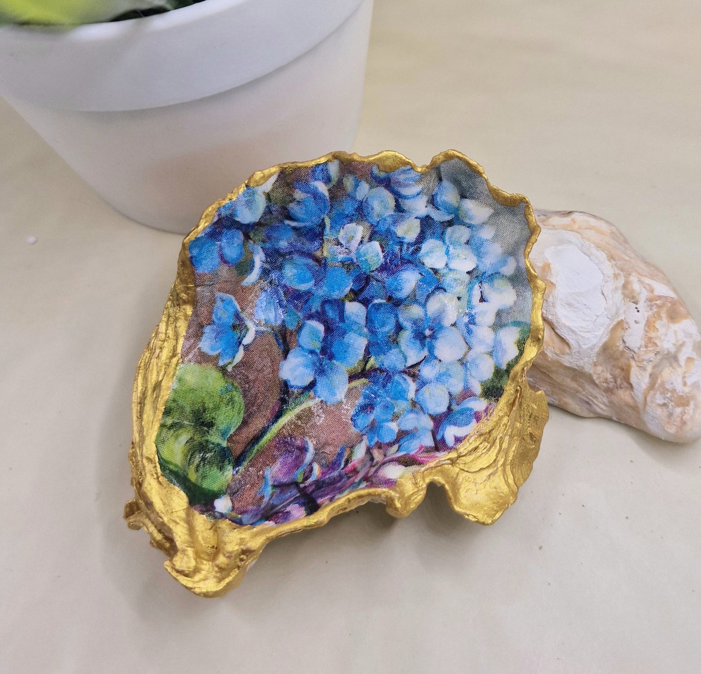 BMO-015  Blue Hydrangea Flower Oyster Shell Trinket Dish