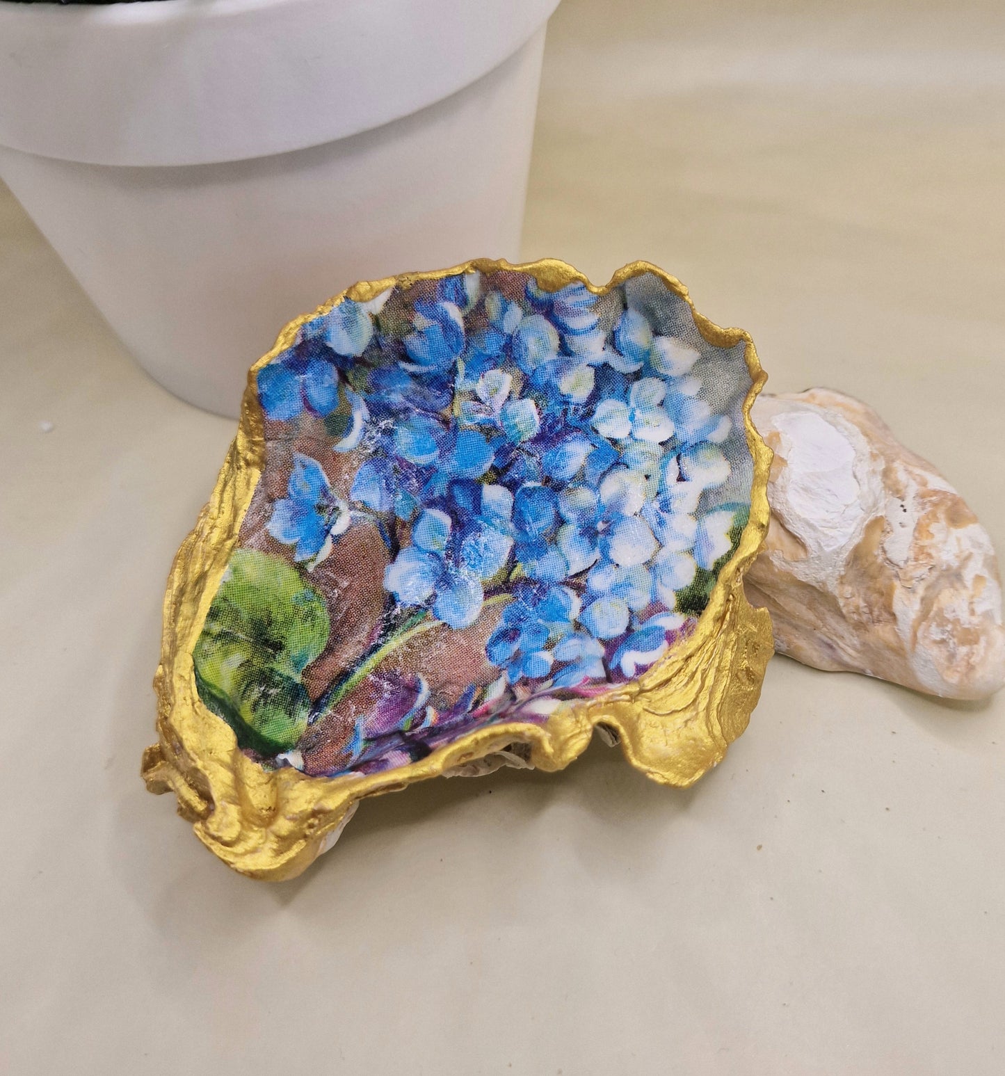 BMO-015  Blue Hydrangea Flower Oyster Shell Trinket Dish