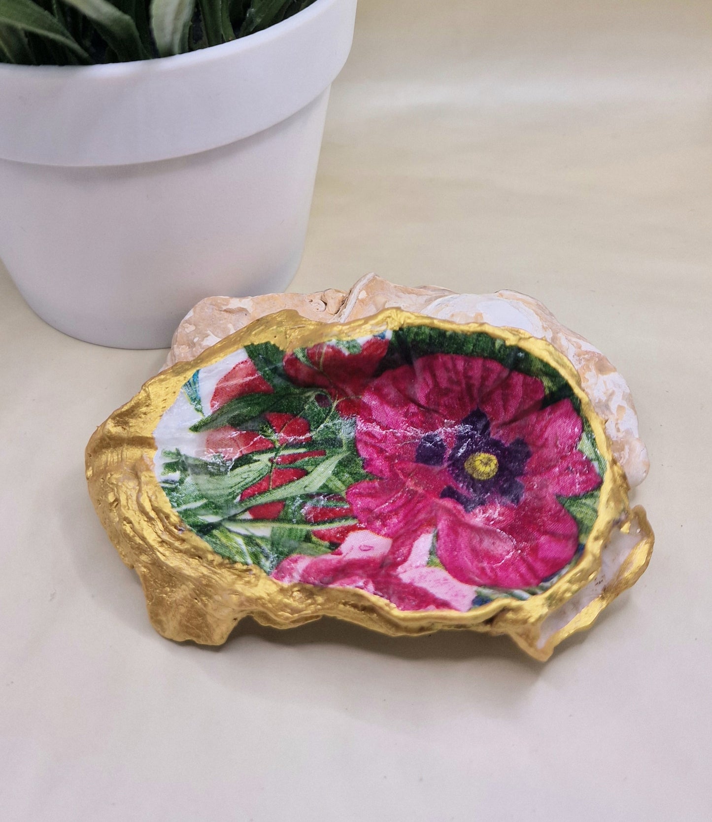 BMO-016  Fuchsia Poppy Flower Oyster Shell Trinket Dish
